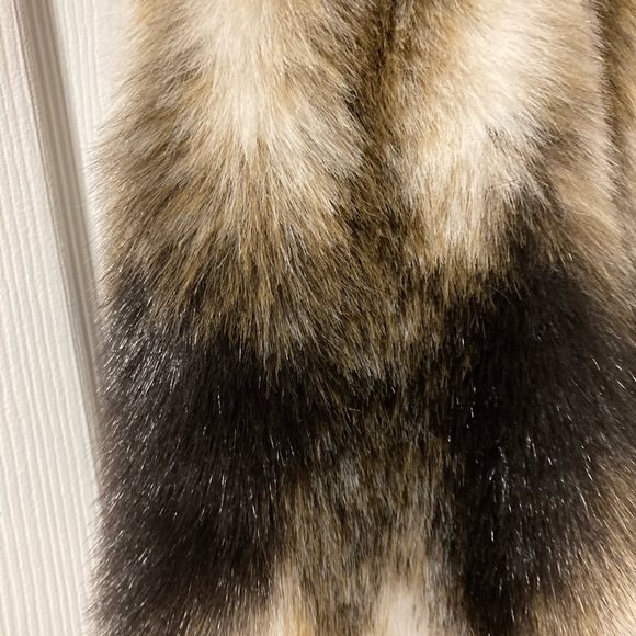 Olympia Limited Inc Faux Fur coat SZ L - Picture 6 of 11